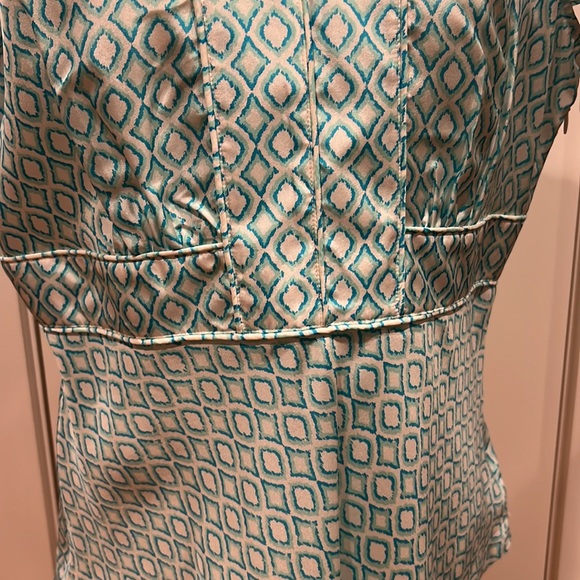 NWT BANANA REPUBLIC Geometric Silk Blouse - Picture 4 of 8